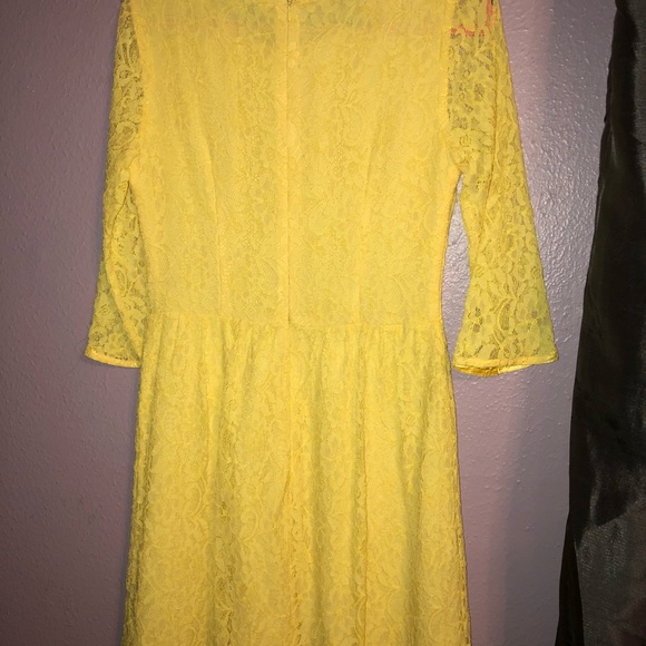 Yellow lace dress - Picture 2 of 2